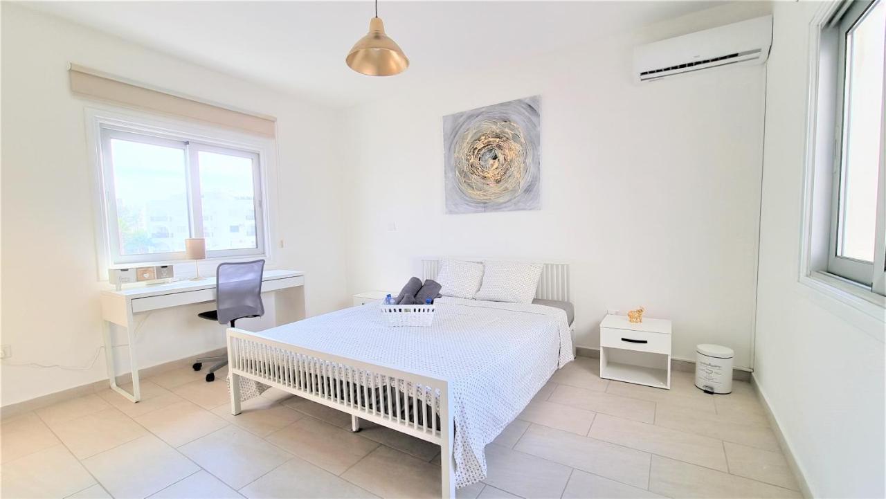 Spacious Lightflooded 2Br Apt / Near Center & Harbour Larnaka Exterior foto