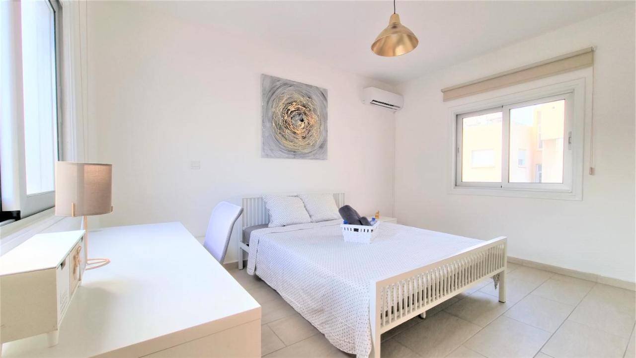 Spacious Lightflooded 2Br Apt / Near Center & Harbour Larnaka Exterior foto