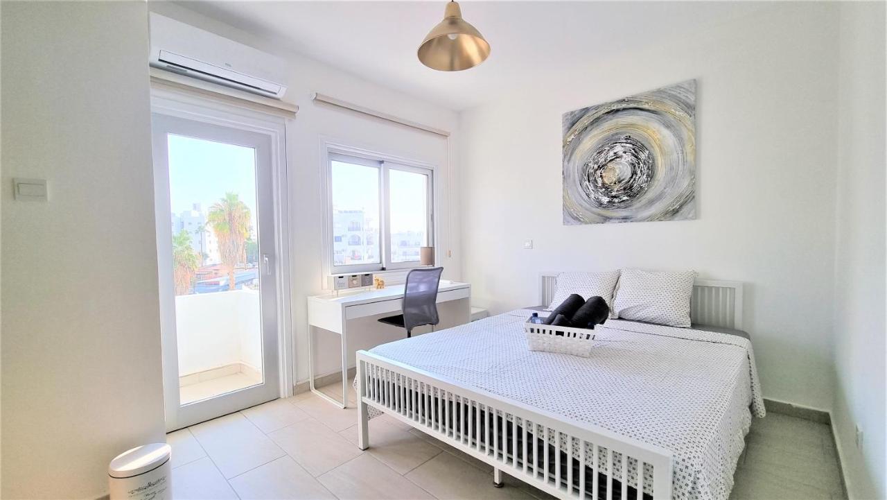 Spacious Lightflooded 2Br Apt / Near Center & Harbour Larnaka Exterior foto