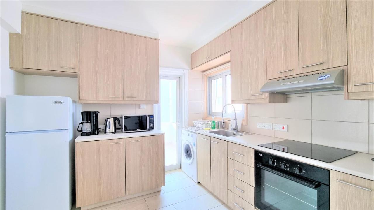 Spacious Lightflooded 2Br Apt / Near Center & Harbour Larnaka Exterior foto