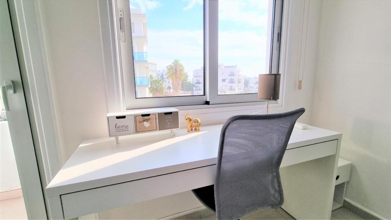 Spacious Lightflooded 2Br Apt / Near Center & Harbour Larnaka Exterior foto