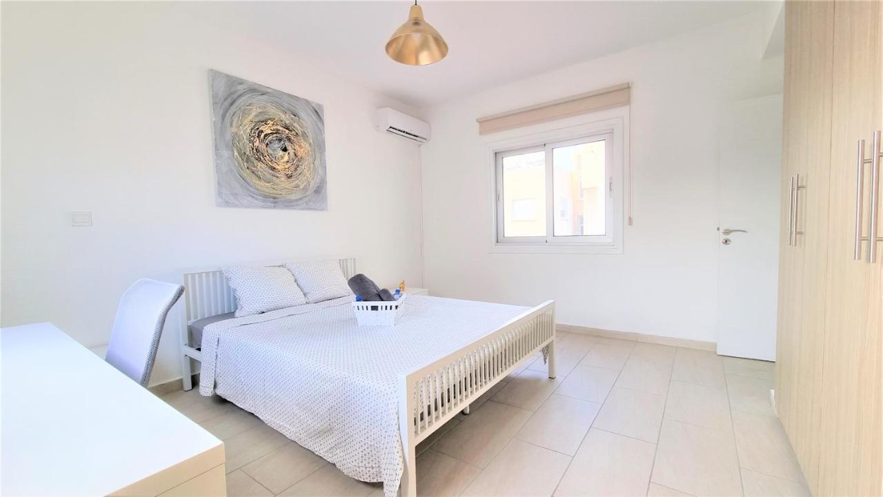 Spacious Lightflooded 2Br Apt / Near Center & Harbour Larnaka Exterior foto