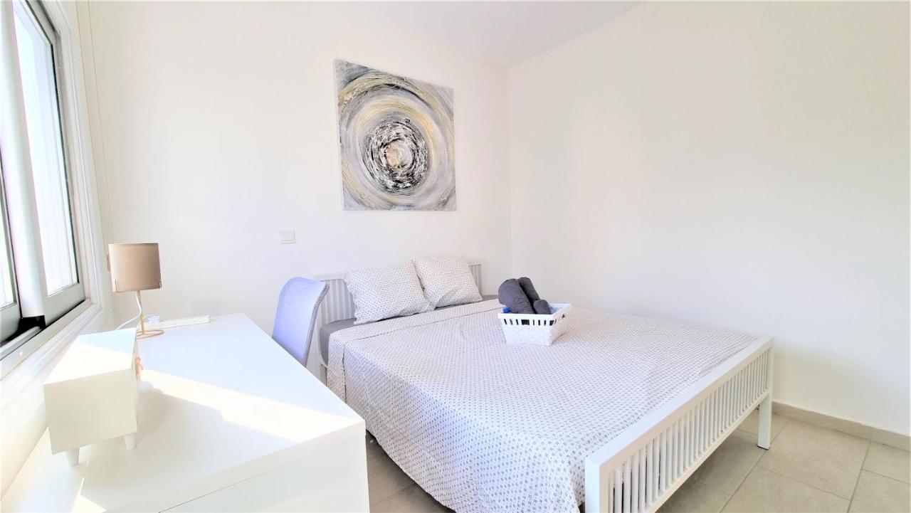 Spacious Lightflooded 2Br Apt / Near Center & Harbour Larnaka Exterior foto
